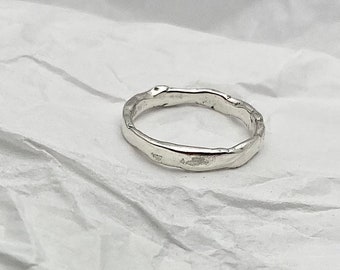 Biologische zilveren ring, unisex sieraden, ambachtelijke zilveren ring, ruwe vorm ring, minimalistische zilveren ring, eco vriendelijke sieraden, rustieke zilveren ring