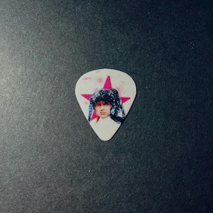 Púa de guitarra personalizada de Michael Clifford 'Everyone's A Star' / Leer descripción