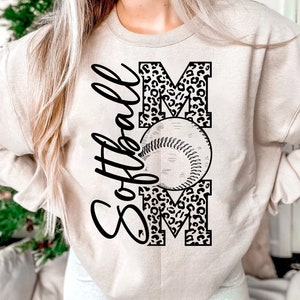 Softbal moeder Svg Png, softbal Svg, softbal moeder shirt, softbal moeder Svg, liefde softbal Svg, softbal moeder Svg-bestand, sport Svg, moeder Svg