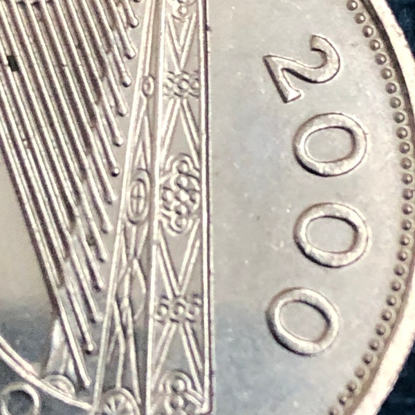 Irish Millennium Commemorative One Pound Coin Ireland 2000