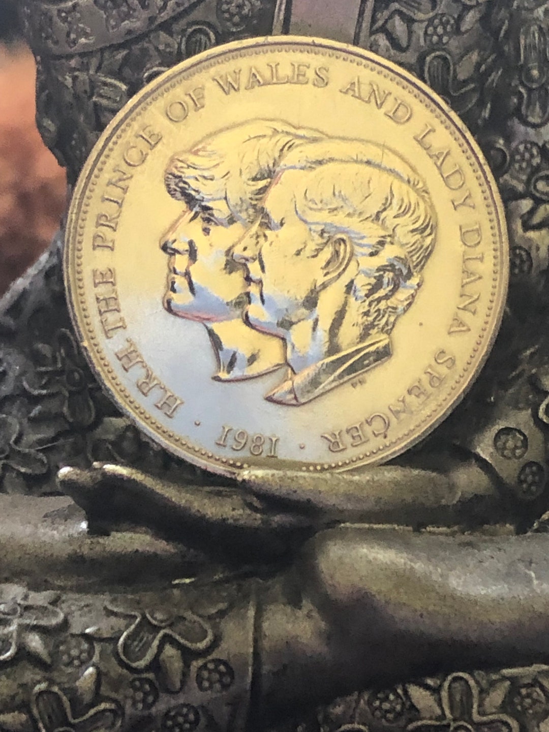 1981 Coin Elizabeth II D.G.REG.F.D HRH the Prince of Wales & Lady