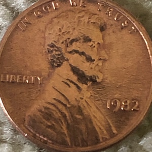 1982 Copper Lincoln Penny 1982 US 1 cent Mint beautiful , American 1 Cent Coin United States Abraham Lincoln, No Mint Mark 3.1g