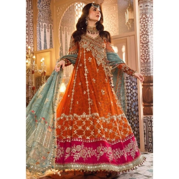 Premium Photo  Gorgeous girl portrait wearing traditional pakistani dress  for fashion shoot in garden