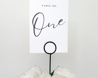 Minimalistische draadtafelnummerhouder: kaartweergave trouwkaart