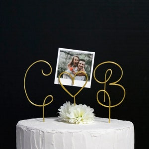 Cake Topper con foto a forma di cuore in filo metallico e iniziali - Cake Topper con immagine Polaroid - Cake Topper con immagine - Cake Topper con portafoto - Porta Polaroid
