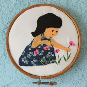 Embroidery file appliqué girl with flowers