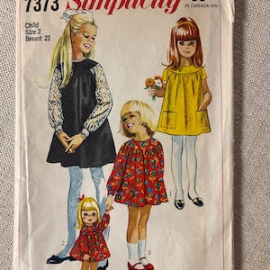 Vintage 1960er Jahre Simplicity 7373 Mädchen Mini Trapez Kleid Schnittmuster, passende 18&quot; Babydoll Kleidung, kurze Tunika, Kinder Größe 38