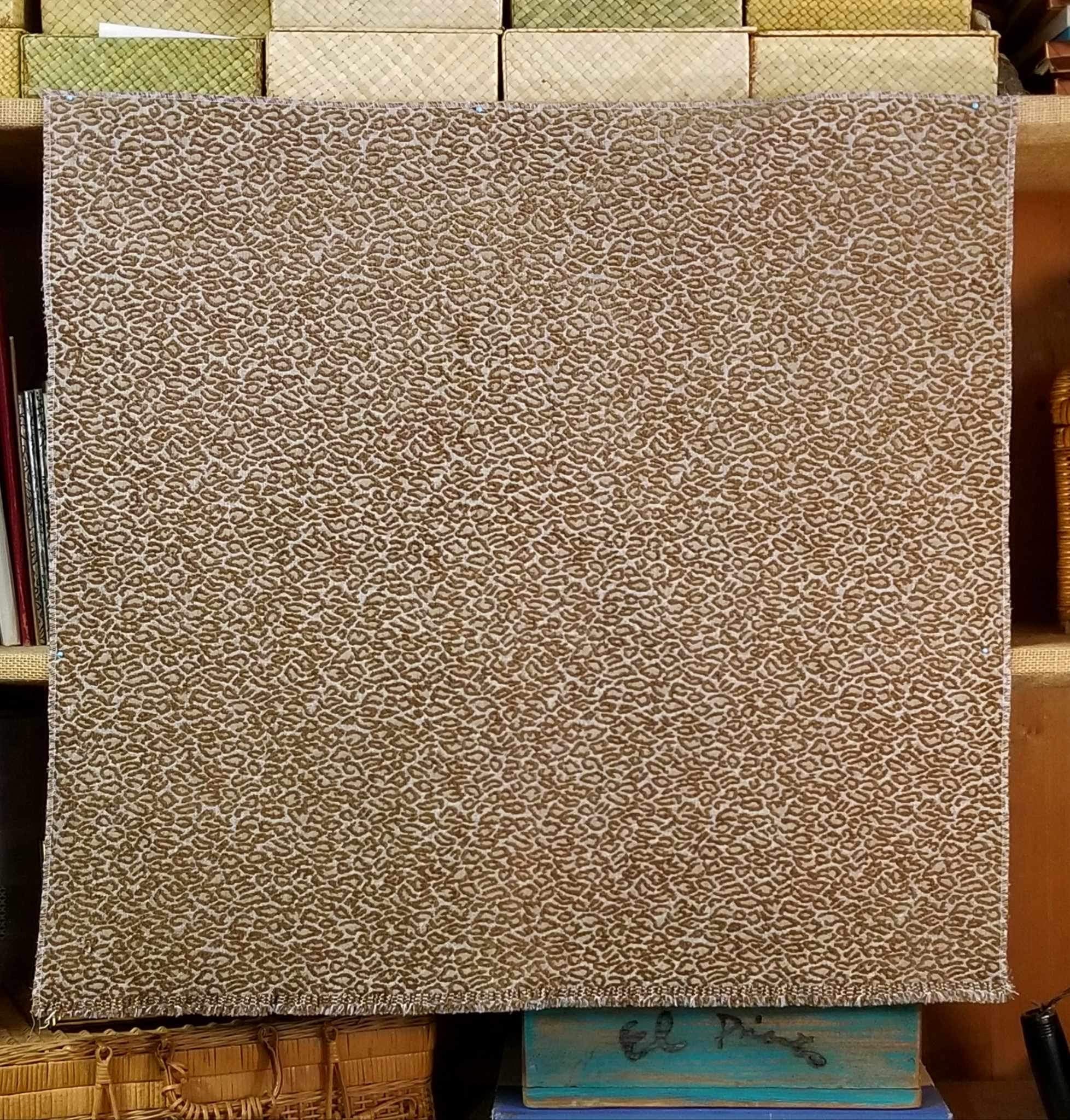 A closer look at Classic Iconic Textured Decorative Faade Silvery