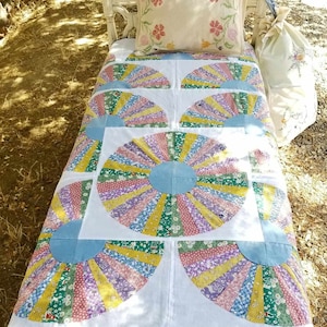 vintage Dresden plate/dresden fan  hand made quilt top