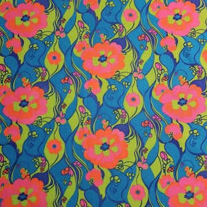 True vintage 1970s flower power, Marcus Brothers cotton fabric