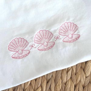 Seashells and Bows Embroidery Design Sketch Fill