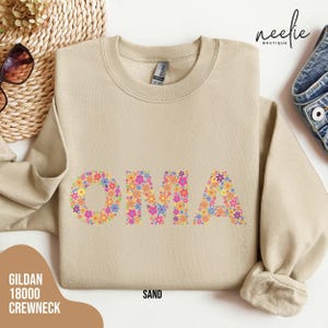 OMA Sweatshirt, Oma Grandmother Floral Crewneck Sweater, Oma Flower Gift, Baby Announcement New Grandma gift, Mothers Day, Birthday Gift
