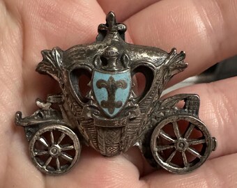 vintage carriage brooch