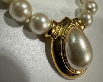 vintage 1980s signed Napier faux pearl statement necklace