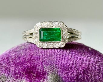 Antique Art Deco 18k White Gold Emerald & Diamonds Ring, c. 1920s
