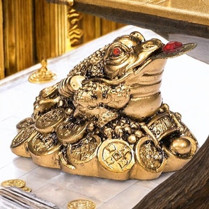 Golden Feng Shui Money Frog - Chan Chu Lucky Chinese Symbol Statue for Wealth and Prosperity