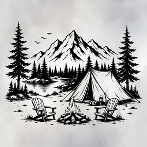 Pode incluir: Ilustração a preto e branco de uma cena de acampamento. Uma tenda está montada perto de um lago com montanhas ao fundo. Duas cadeiras de madeira estão viradas para uma fogueira. Os pinheiros emolduram a cena, com pássaros voando.