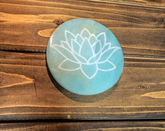 Dessous de verre lotus en pierre bleue ; Lot de 4 ; Dessous de verre en pierre