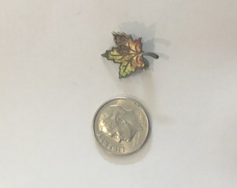 Sterling silver maple leaf brooch