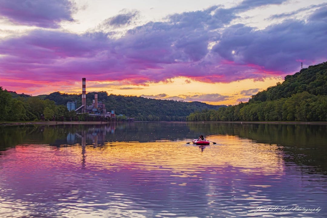 Pink Rafters New Eagle - Rafters Traveling Down Monongahela River During Vibrant ...