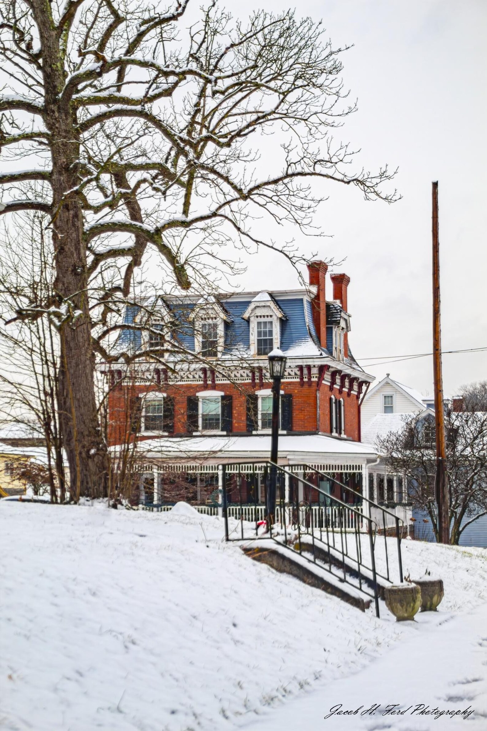 Red Brick Victorian House on Corner of Lawrence Street and Stanton ...