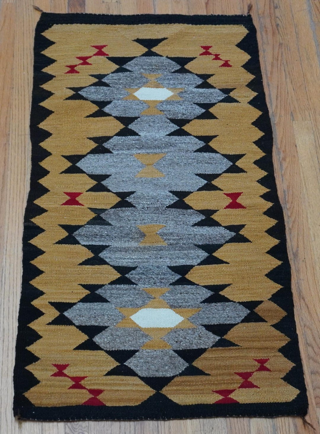 Antique Navajo Native American Indian Wool Hand Made Rug 2'5