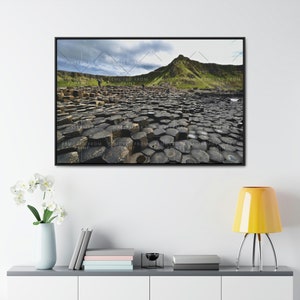 Irlanda Giant&#39;s Causeway Framed Gallery Canvas Wrap