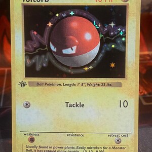  Pokemon - Voltorb (67/102) - Base Set : Toys & Games