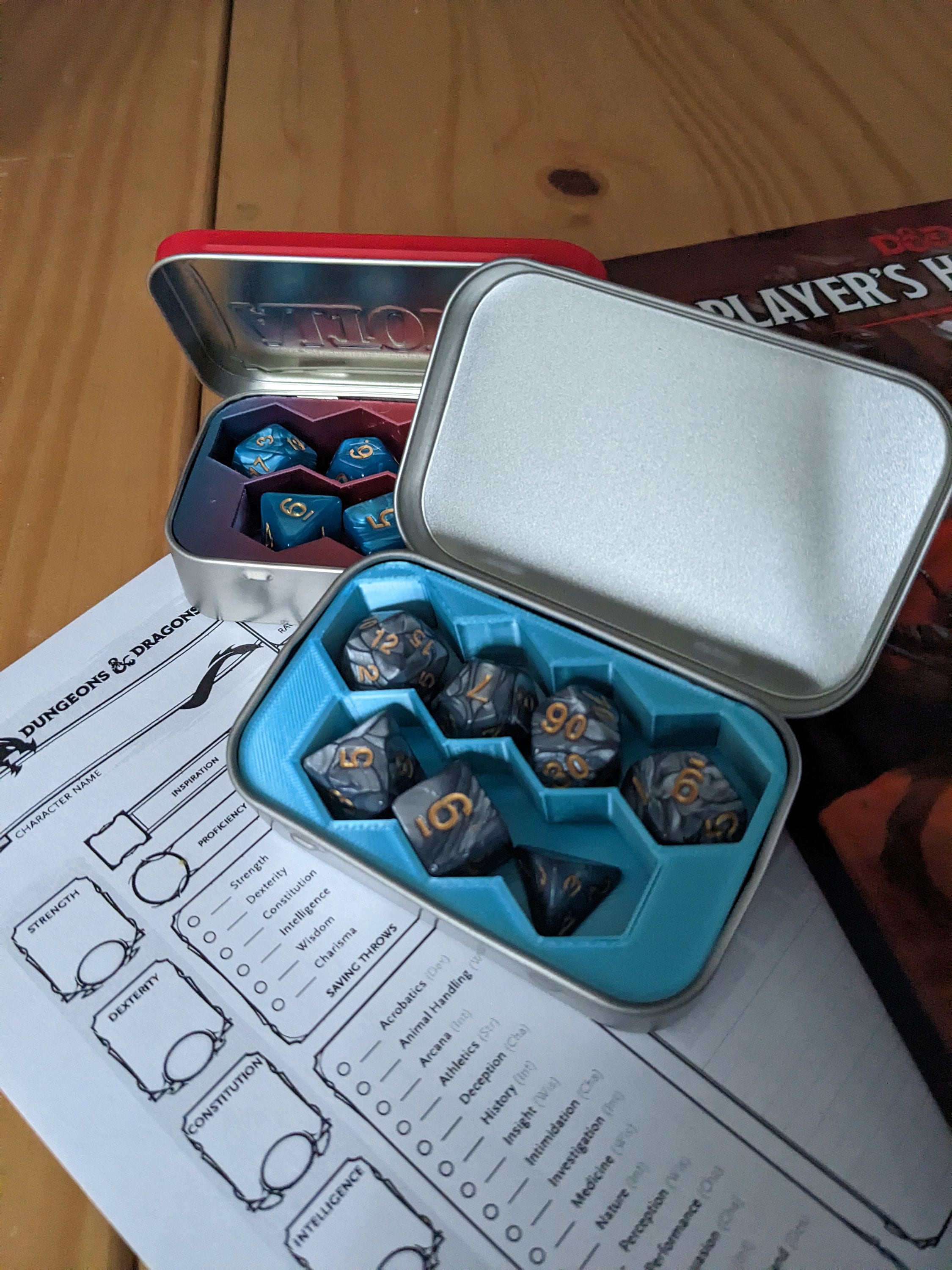 Altoid Tin Dice Box : 3 Steps (with Pictures) - Instructables