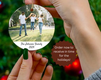 Adorno navideño con foto personalizada: Adorno navideño con foto familiar personalizado