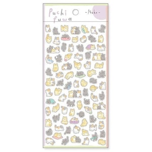 Puede incluir: Una hoja de pegatinas con varias ilustraciones de gatos en diferentes poses. Las pegatinas son en tonos de gris, blanco y amarillo. La hoja est&aacute; etiquetada como "Puchi Fuwa -Neko-"