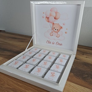 Schokobox personalisiert mit verschiedenen Motiven - Teddy Bär mit ballons für Kindergeburtstag, Babyshower oder Neugeborenen Gastgeschenk