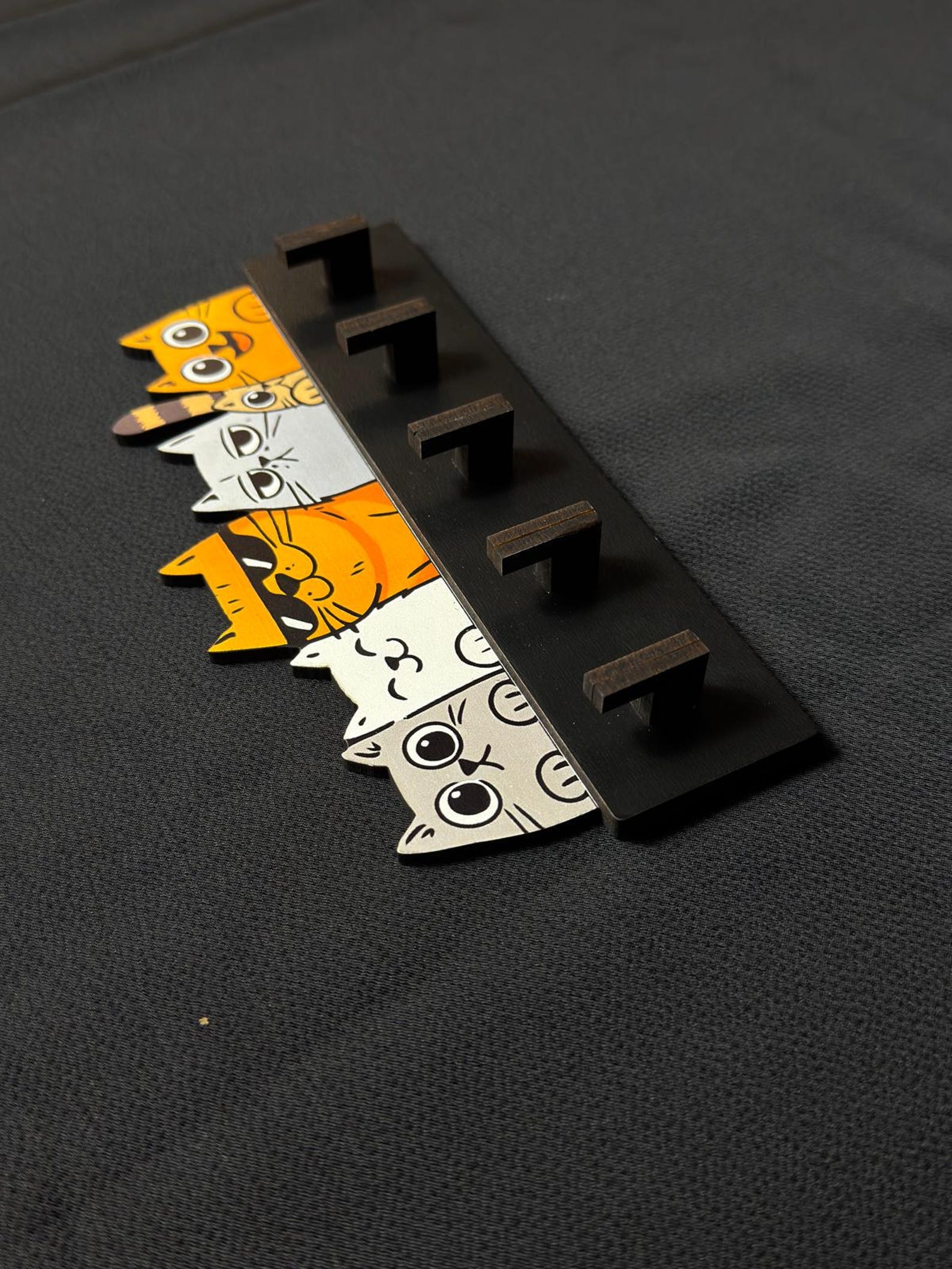 Cute Cat Key Holder – 5 Hook Wooden Wall Organizer – Adhesive Backed No ...