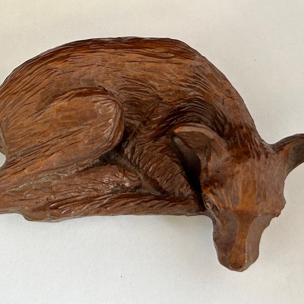 VTG Red Mill Mfg Pecan Carved Resin Deer Fawn Doe Figurine