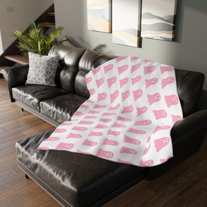 Reversible Pink Ghost Blanket, Pastel Pink Ghost Blanket, Pink Ghost, Halloween Throw, Ghost Throw, Ghost Blanket Throw, Halloween Blanket image 2