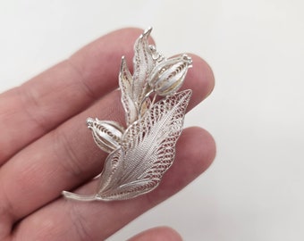925 Silver Floral Filigree Brooch Tulip Flowers Leaf Vintage Pin Hook C Closure