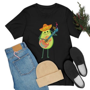 Camiseta de regalo con gráfico de aguacate, camiseta de fiesta de fiesta mexicana, camiseta de aguacate tocando guitarra, camiseta de manga corta de jersey unisex de regalo de Cinco de Mayo