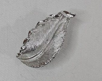 Gerry's Textured Leaf Brooch Silver Tone Leafty Scalloped Edges Vintage Pin