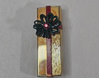 Vintage Wrapped Christmas Present Brooch Gift Box Floral Ribbon Red Rhinestone
