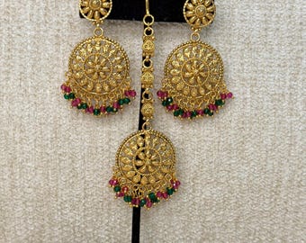 Vergulde Indiase bruids tikka set, bruiloft verlovingssieraden, festivalelegantie