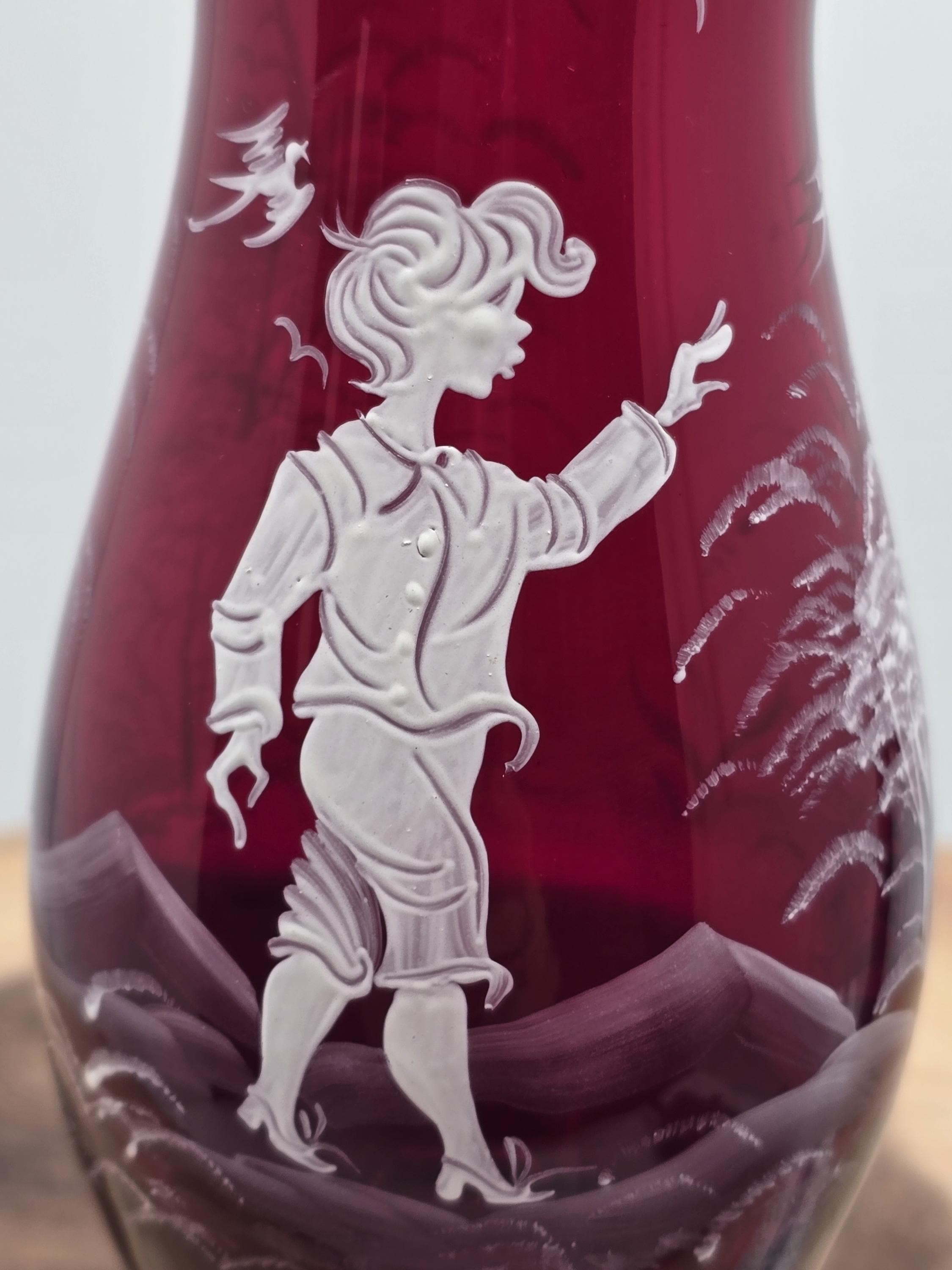 ヴィンテージ フェントン メアリー グレゴリー 花瓶：ルビーレッド