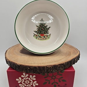 Vintage  7&quot; Round Vegetable Bowl – Christmas Heritage by Pfaltzgraff - Discontinued