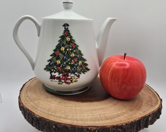 Vintage Christmas Teapot: Mount Clemens Pottery, Gold Trim Tree, 4-Cup by Carlton