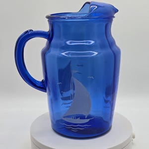 Vintage Hazel Atlas Cobalt Pitcher: 1940s Sportsman Sailboat Depression Glass (80 oz)