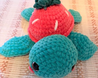 Tortuga de crochet de fresa