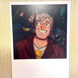 May include: A cartoon illustration of a man with gray hair, glasses, and a brown jacket, smiling. He wears a gold pendant. The background shows a blurry image of other people and nautical elements, framed in a white border.