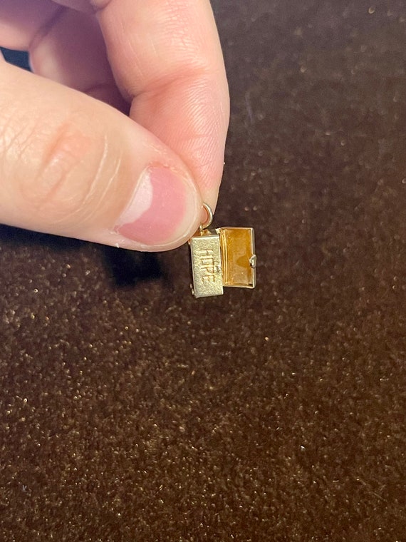 hope chest sign rare Gem