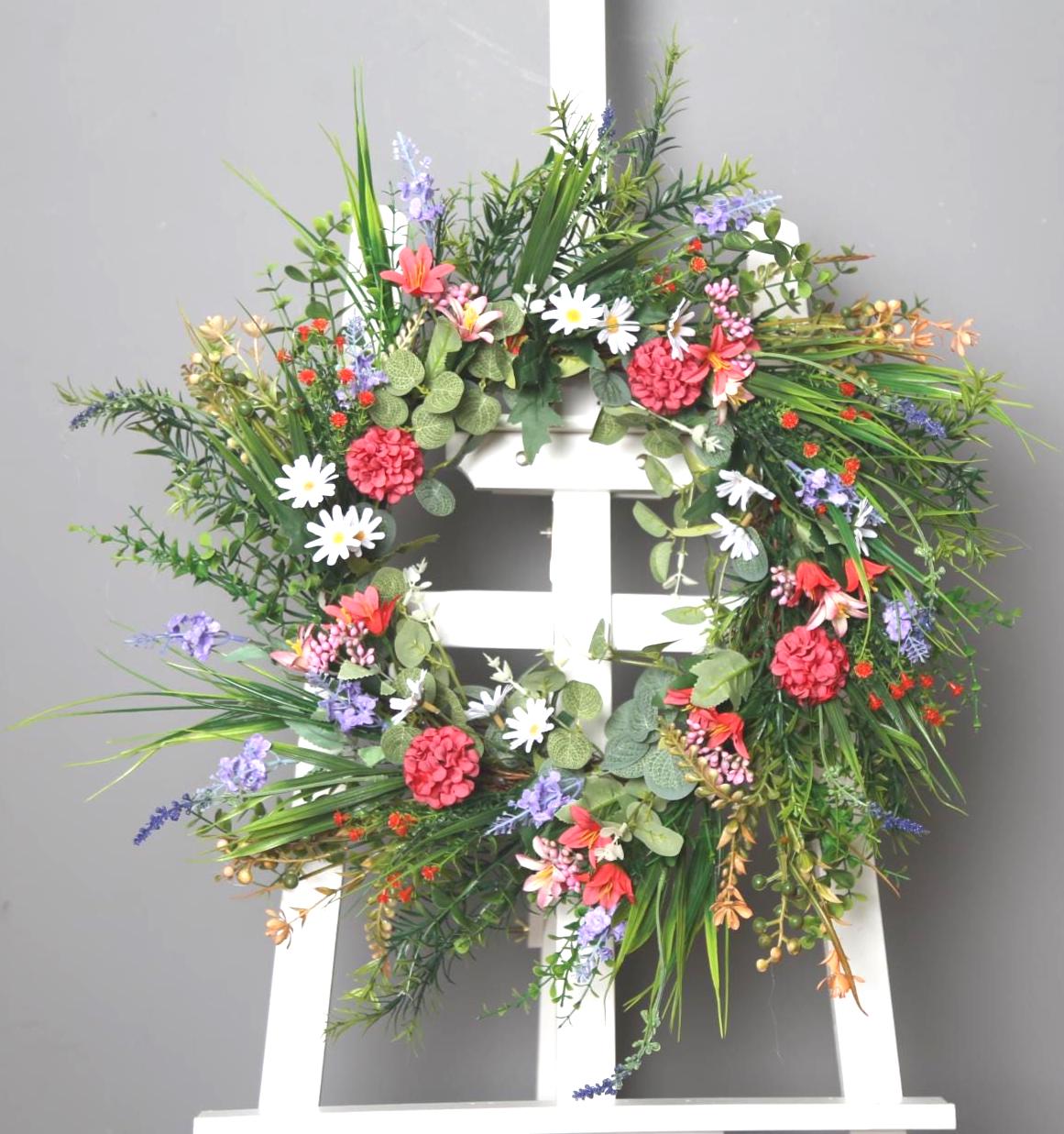 Knstlicher Blumenkranz Mit Rosen & Grnen Blttern  Romantischer  Trschmuck Fr Haustr, Valentinstag & Hochzeit