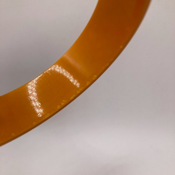 1930s/1940s Vintage Butterscotch Bakelite Bangle - image 9