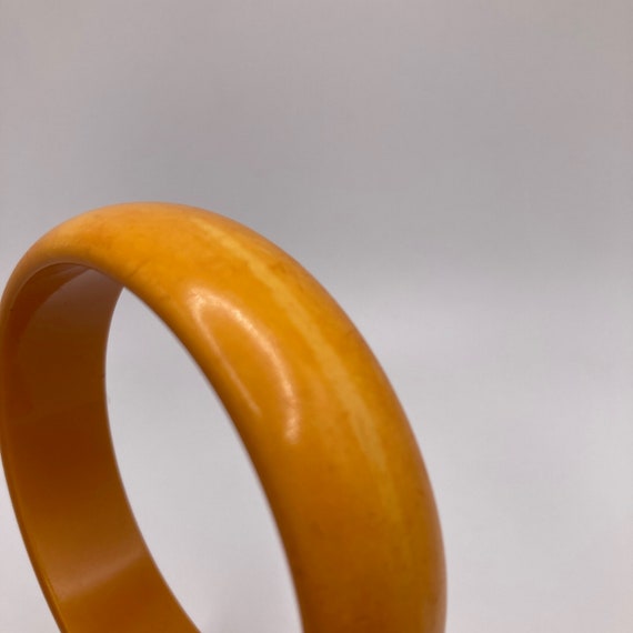 1930s/1940s Vintage Butterscotch Bakelite Bangle - image 10